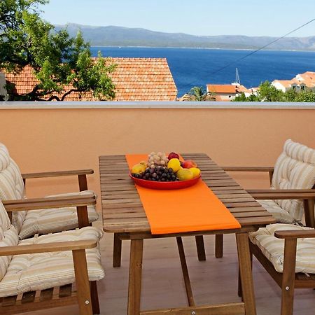 Iris Apartments Bol (Adults Only) Екстер'єр фото