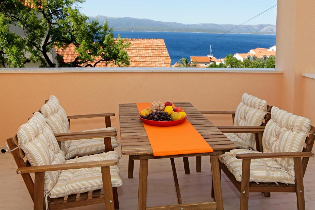 Iris Apartments Bol (Adults Only) Екстер'єр фото