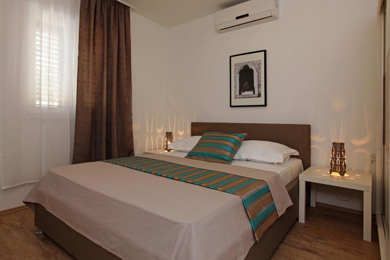 Iris Apartments Bol (Adults Only) Екстер'єр фото