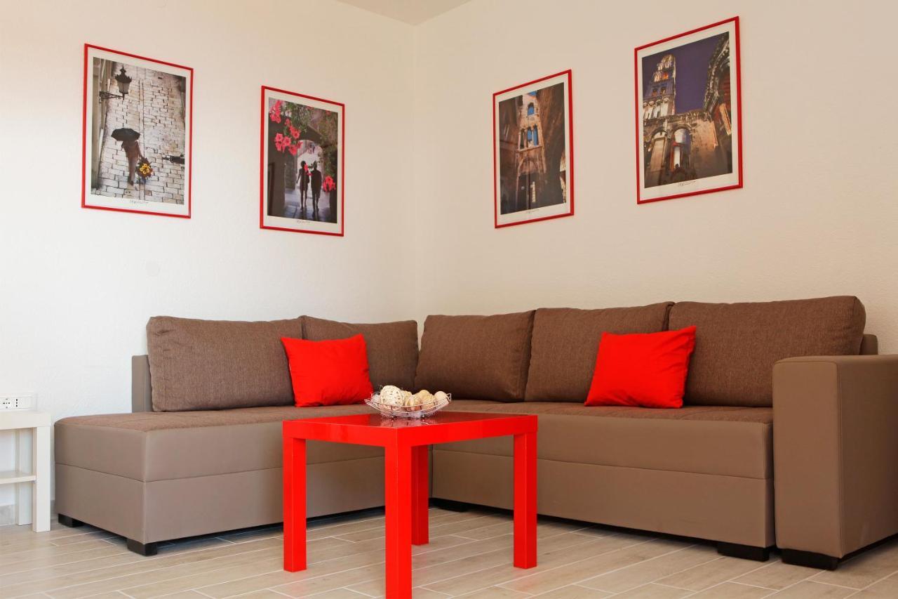 Iris Apartments Bol (Adults Only) Екстер'єр фото