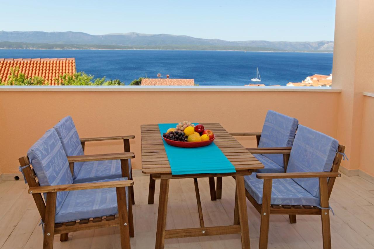 Iris Apartments Bol (Adults Only) Екстер'єр фото