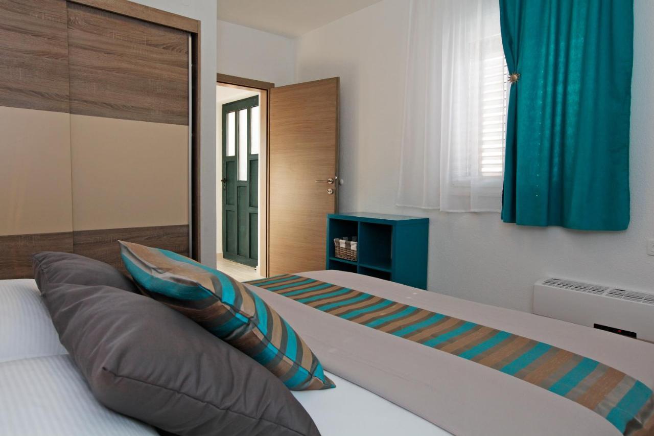 Iris Apartments Bol (Adults Only) Екстер'єр фото